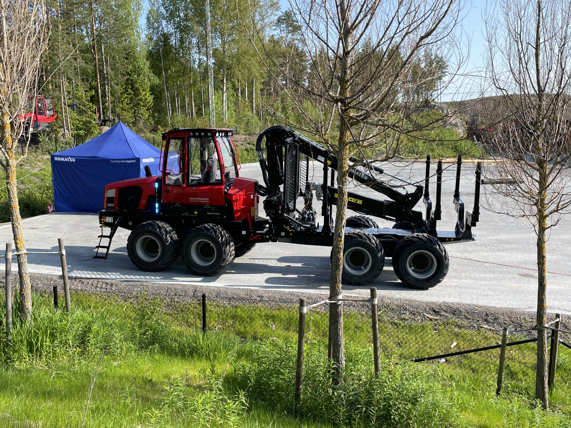 Komatsu HEV forwarder